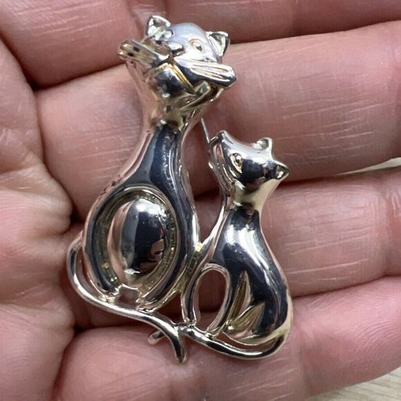 Tails Crossed - Whimsical Cat & Kitten Artistic Pin Brooch 925 Silver - Picture 2 of 5